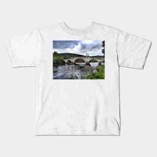 Wade's bridge at Aberfeldy, Highland Perthshire, Scotland Kids T-Shirt